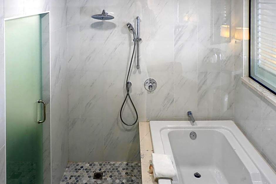 The Volare, Ascend Hotel Collection
