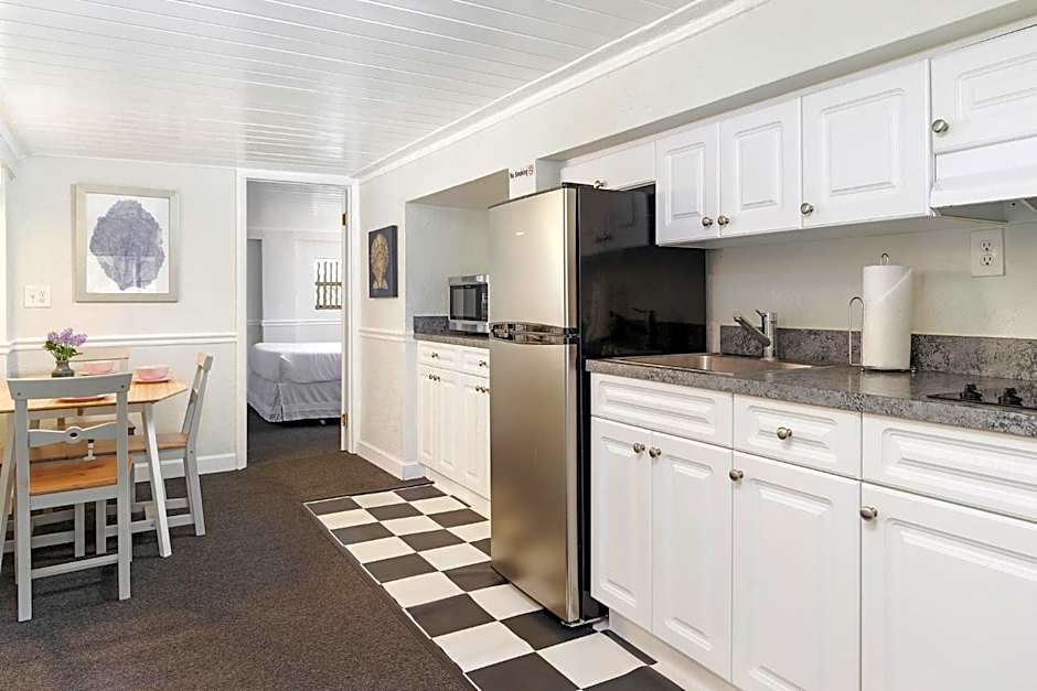 Sabal Palms Inn