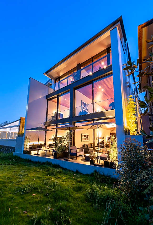 Kamo Residences by Reflections