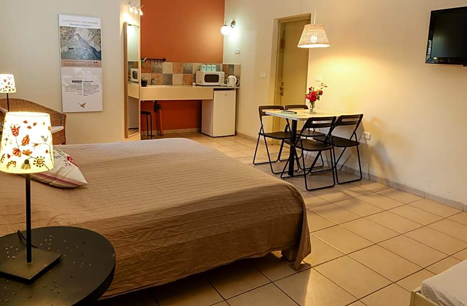 Shaar Hagolan Kibbutz Country Lodging