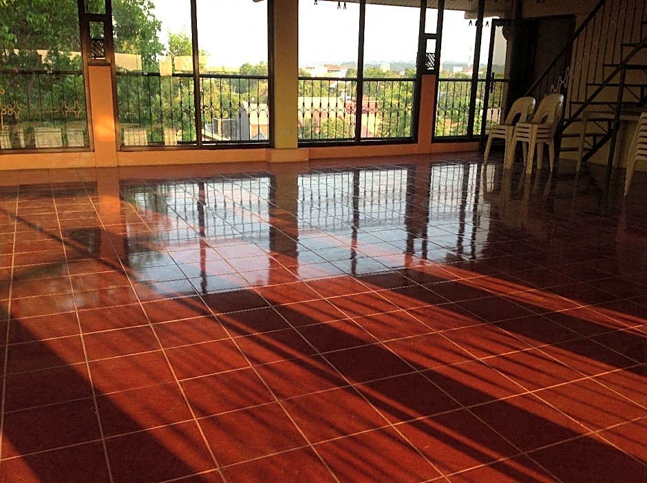 RedDoorz @ Farm Side Hotel Laoag City