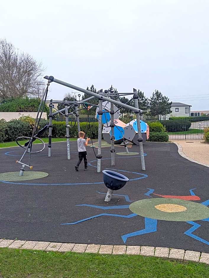 LOCATION LOCATION Beautiful Modern Frontline Caravan Haven Littlesea Weymouth