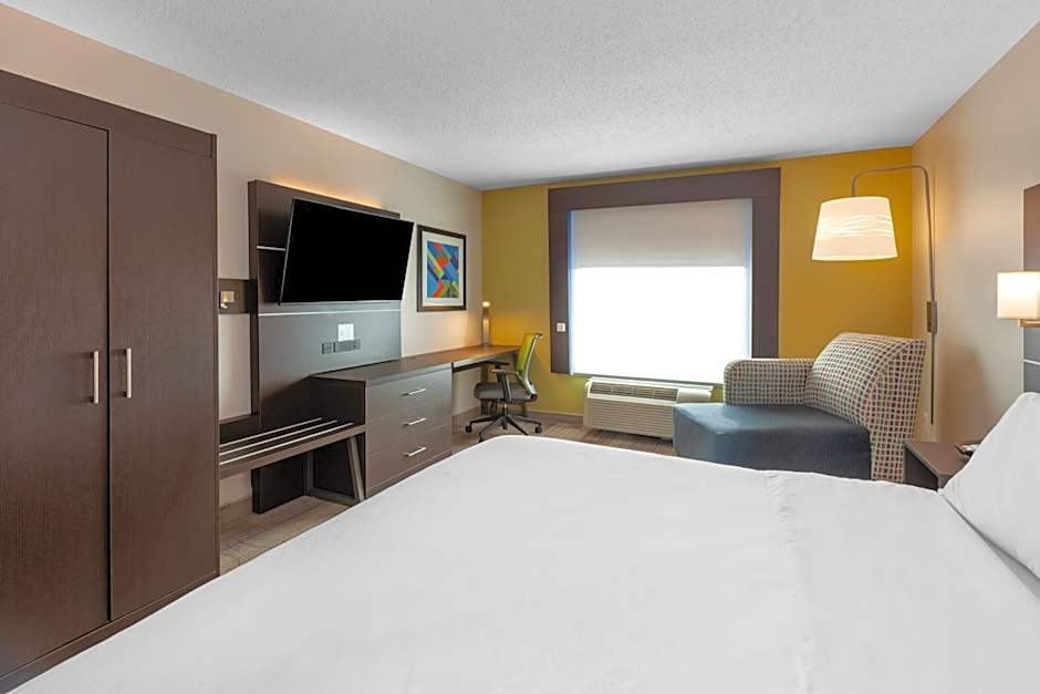 Holiday Inn Express & Suites Woodhaven by IHG