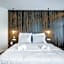 Budapest Eye- Boutique Suites, by BQA