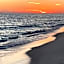 Sunrise Surprise 9th floor 2BR 2 BA King Suite Beach shuttle, heated pool!