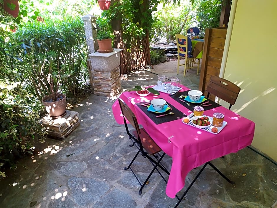 Patrimonio chambre avec commodités chez l’habitant