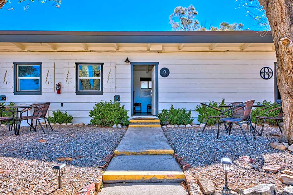 The Historic West Walker Motel