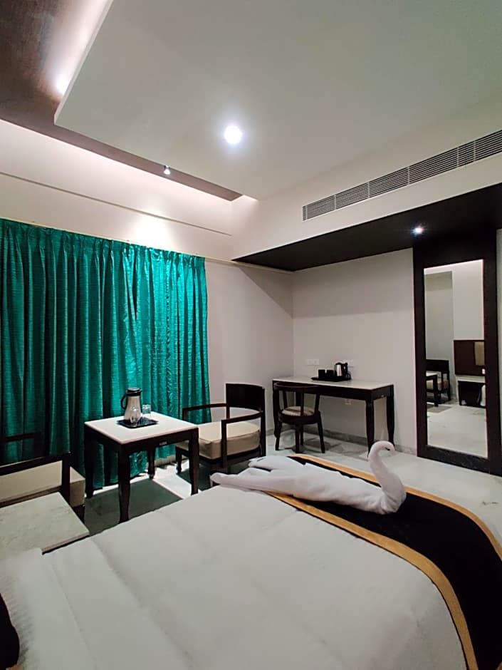 Hotel Saratharajans