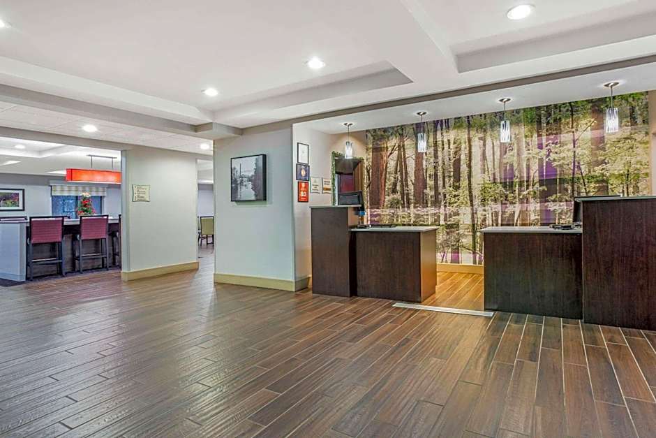 La Quinta Inn & Suites by Wyndham Norwich-Plainfield-Casino