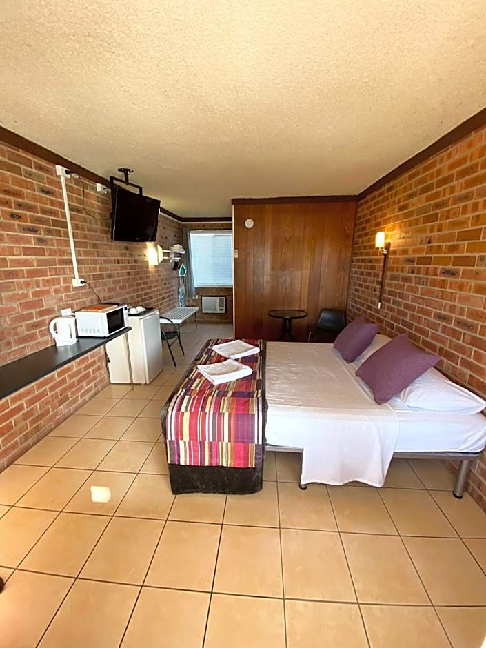 PROSERPINE MOTOR LODGE