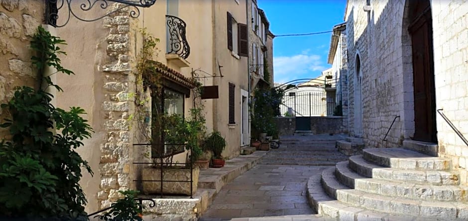 Apartment In Nice