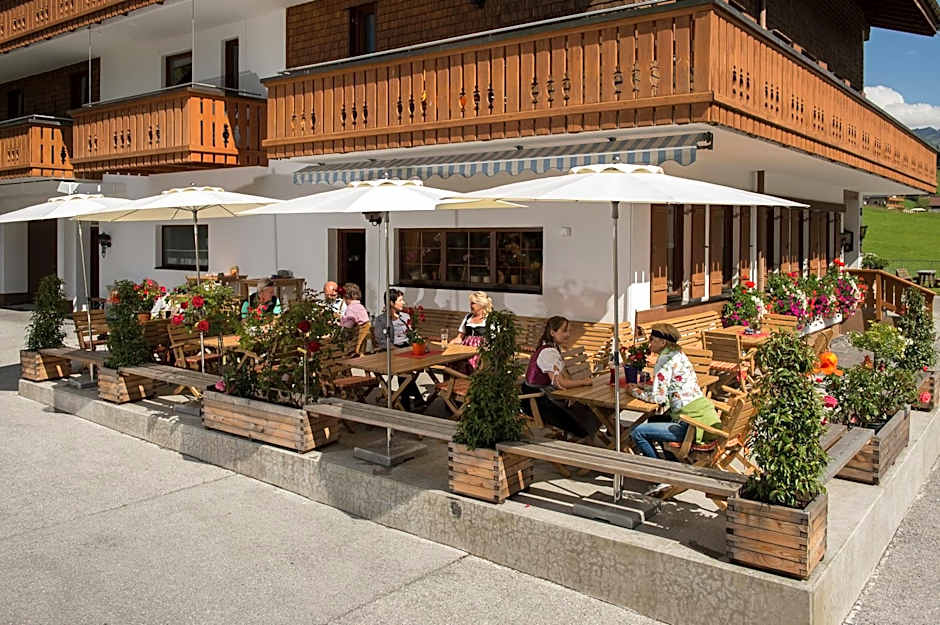 Gasthaus & Pension Alphorn