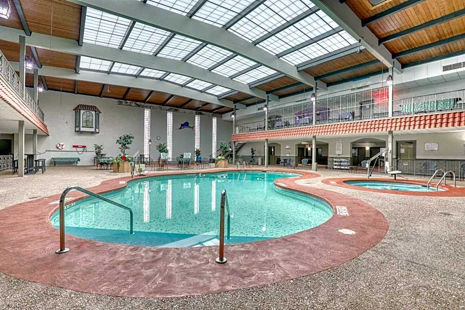 Quality Inn & Suites Green Bay Downtown