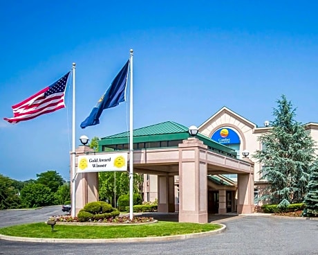 Comfort Inn & Suites Hawthorne