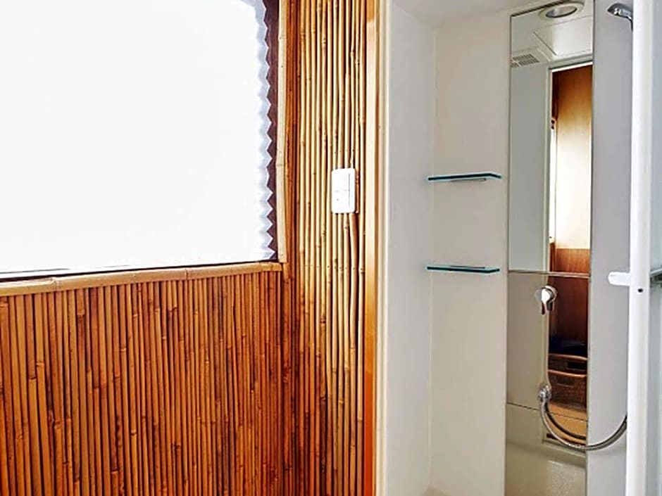 Hostel & Tatami Bar Uchikobare -内子晴れ-