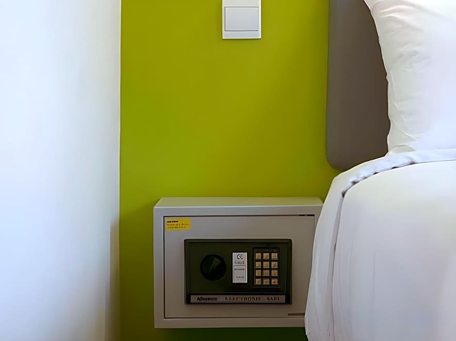 Amaris Hotel Sunset Road