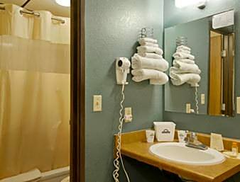 Sunset Inn & Suites