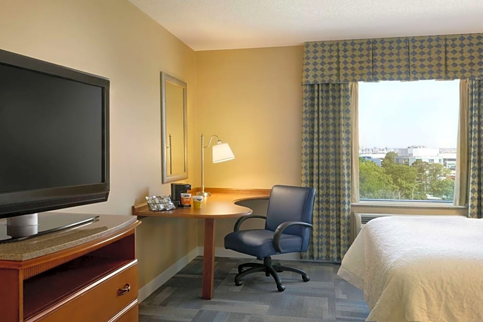 Hampton Inn By Hilton New York - Laguardia Airport