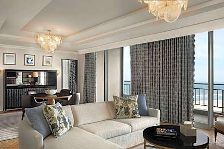 Atlantic Suite, Club Level, 1 Bedroom Suite, 1 King, Sofa Bed, Oceanfront, Top Floor, Balcony