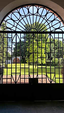 Queen Room with Garden View