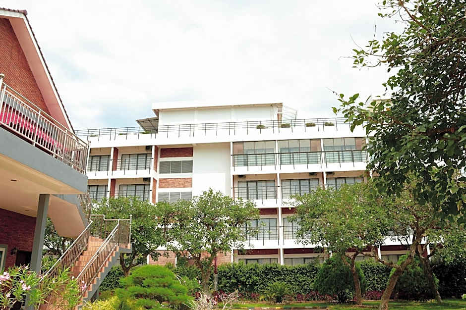 Thongs Inn Hotel Kualanamu