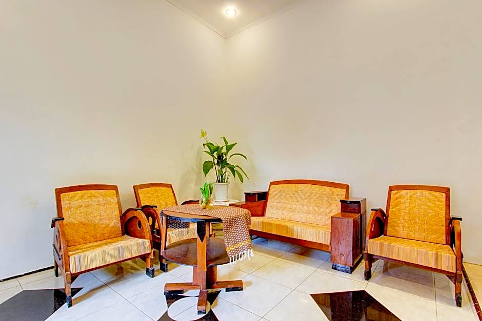 Hotel O Mbah Carik Homestay Syari'ah