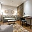 Envoy Hotel