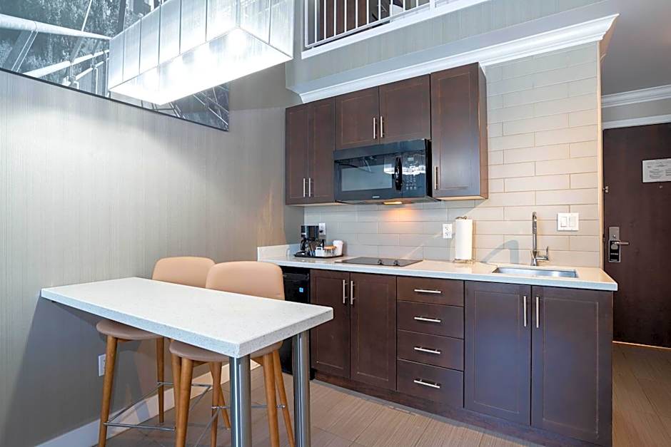 Sandman Hotel & Suites Calgary South