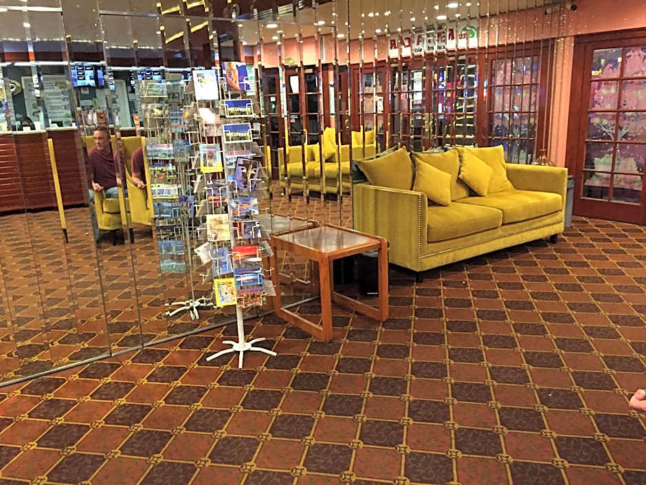 Tradewinds Airport Hotel