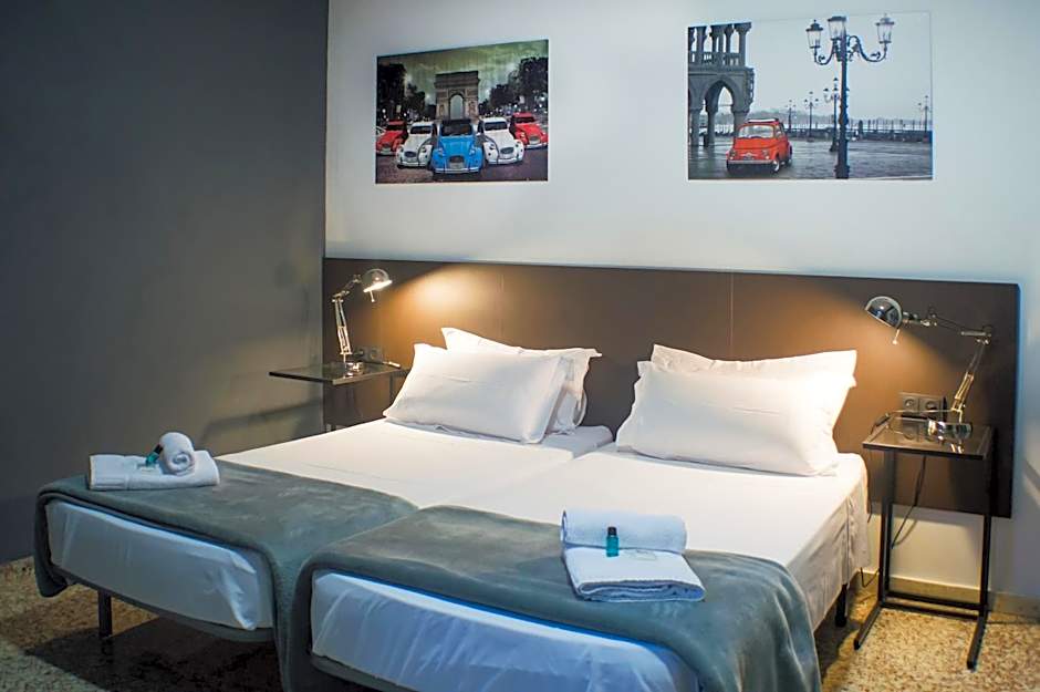 Quart Youth Hostel & Apartments