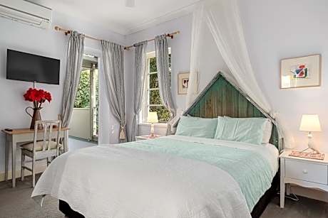 Deluxe Double Room with Balcony - Broadwater