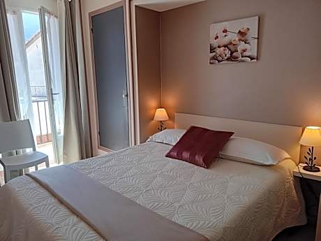 Double Room with Mountain View