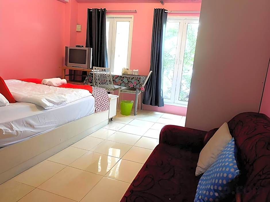 OYO 75429 '101 place navanakorm'