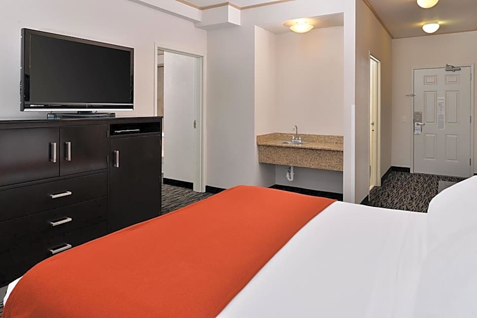Holiday Inn Express Hotel & Suites Tacoma South - Lakewood By IHG