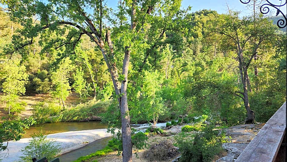Yosemite Mountain Retreat