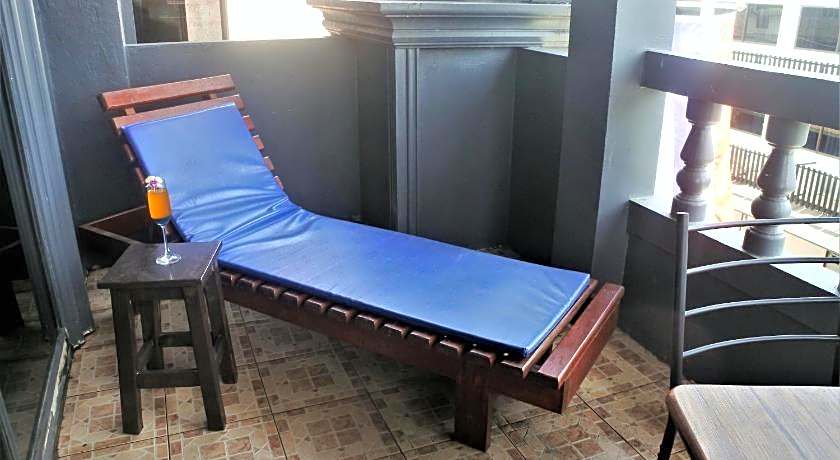 HI Karon Beach Hotel