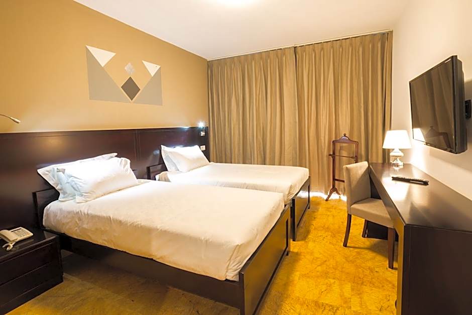Foto 1 di 10 di 1 Double Bed or 2 Beds, View