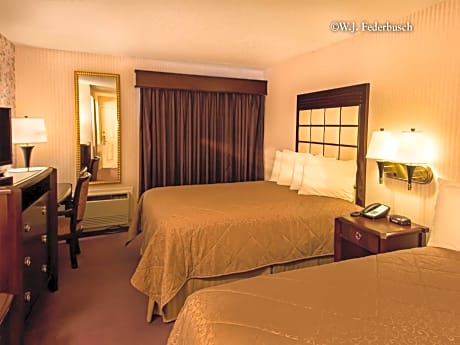 Queen Room with Two Queen Beds - Non-Smoking