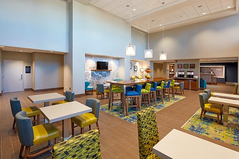 Hampton Inn & Suites Sacramento at CSUS