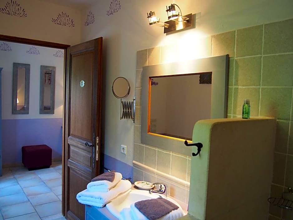 Clos des Lavandes - Chambres et Suites de charme climatisées-Luberon