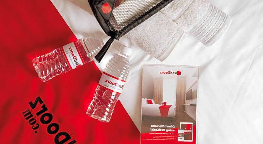 RedDoorz near Alun Alun Kota Serang