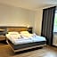Riverside Airport Hotel