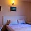 Victoria Hotel And Hostel