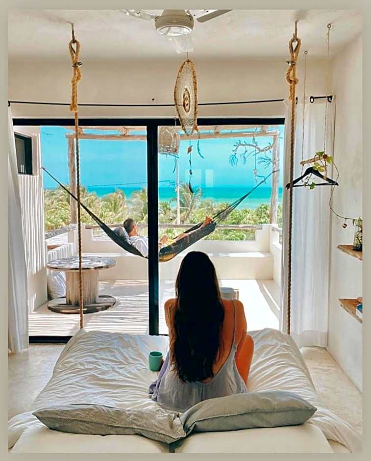 LunArena Barefoot Hotel