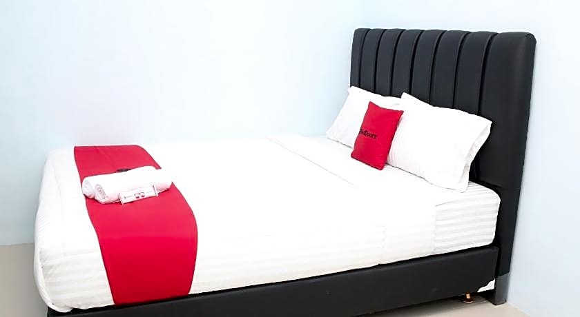 RedDoorz Syariah near Suncity Mall Madiun