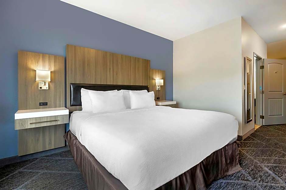 Best Western Plus Appleton Airport Mall Hotel
