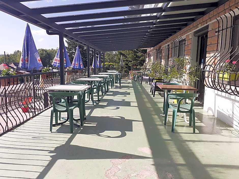 Hotel Restaurant La Chaumiere du Lac