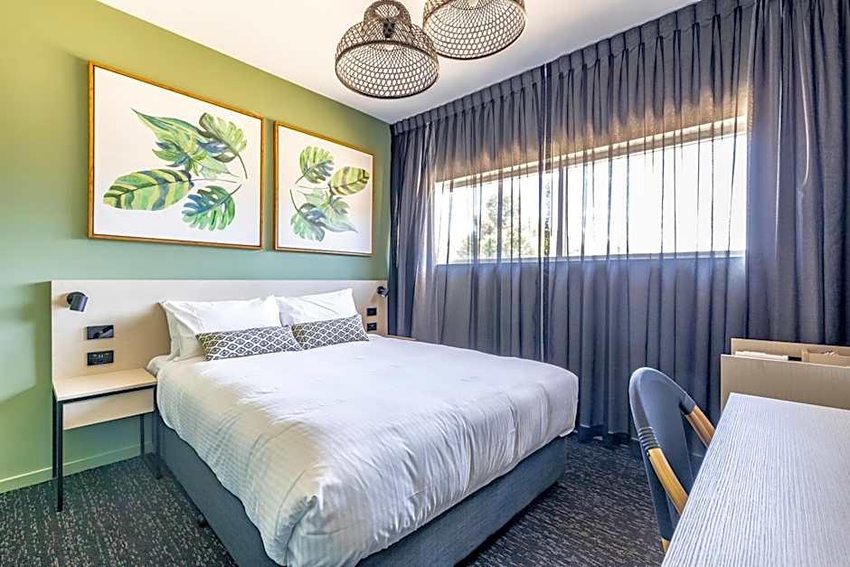 Nightcap at Commercial Hotel