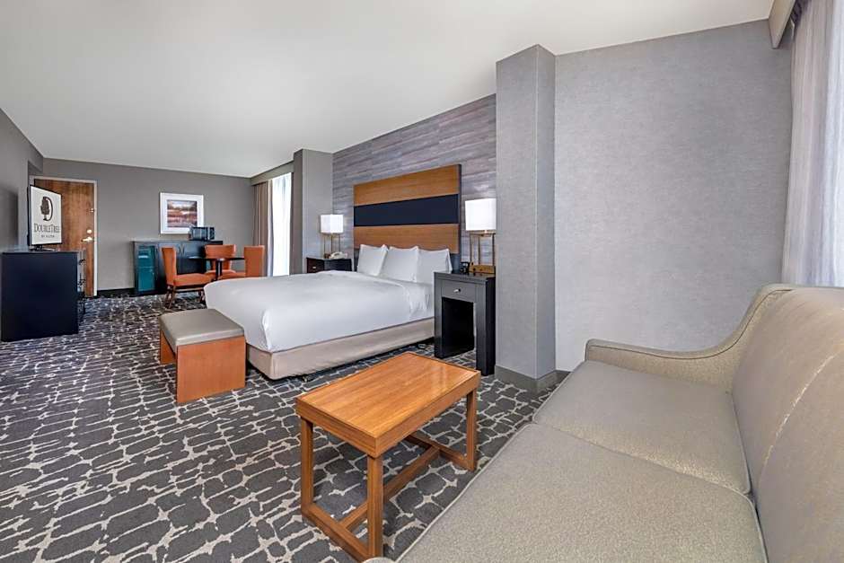 DoubleTree by Hilton Hotel Denver Aurora