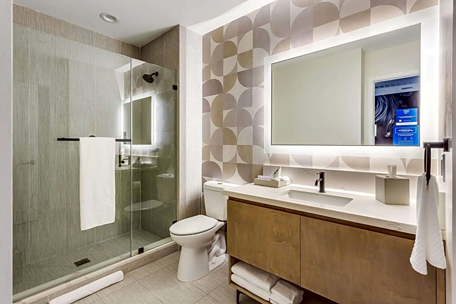 Serena Hotel Aventura, Tapestry Collection By Hilton